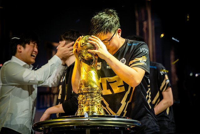 Doinb预测GEN轻取T1，BLG与G2对决势均力敌